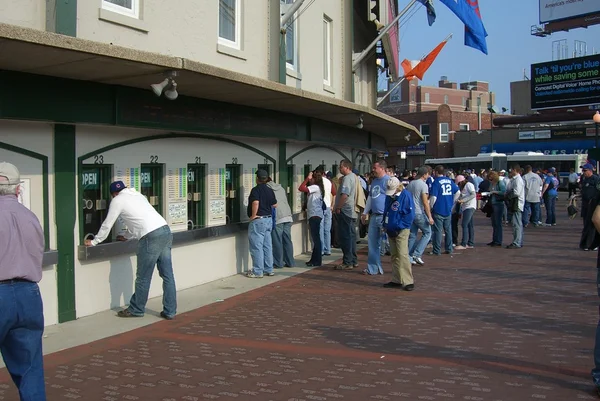 Wrigley Field - Aficionados a los Chicago Cubs — Foto de Stock