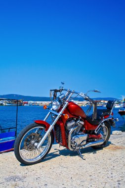 Park halindeki chopper motosiklet açık