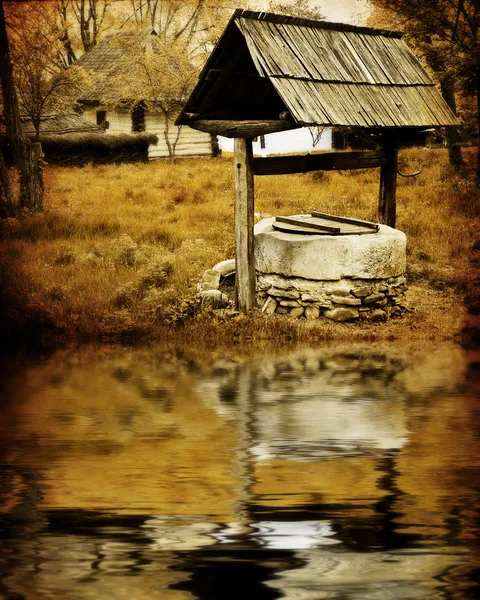 Antico pozzo d'acqua — Foto Stock