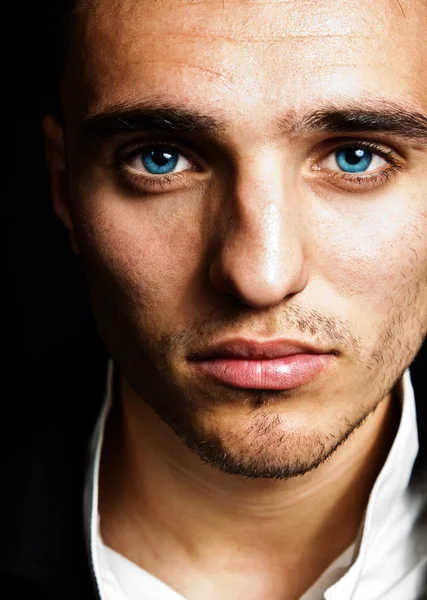 Sensual man with blue eyes — Stock Photo, Image