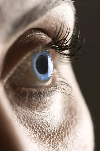 Makro auf blauem Auge — Stockfoto