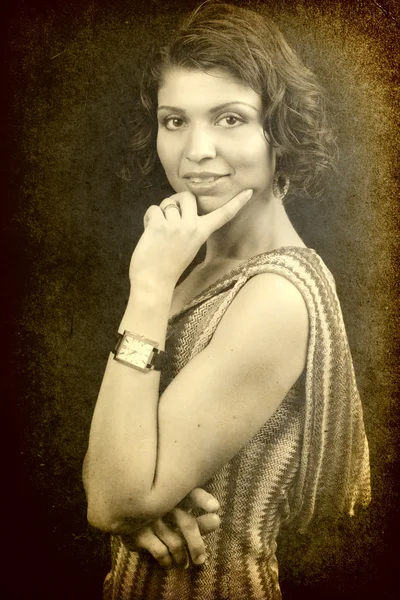 Una mujer elegante en estilo vintage retro — Foto de Stock