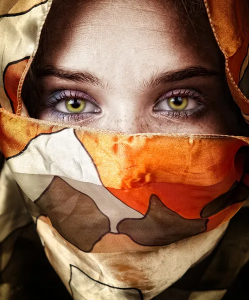 Augen der schönen Geheimnis sinnliche Frau — Stockfoto