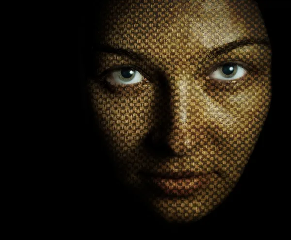 Gesicht der Frau mit strukturierter Hautmaske — Stockfoto