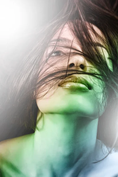 Hareket saçlı şehvetli genç kadın — Stok fotoğraf