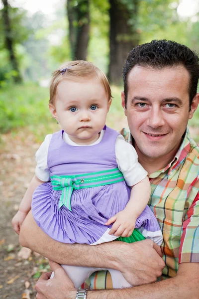 Pai e bebê filha — Fotografia de Stock
