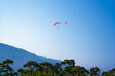 Paragliders clipart