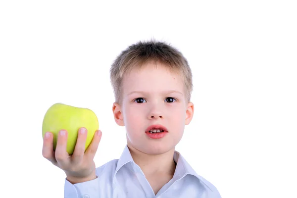 Яблоко и мальчик — стоковое фото