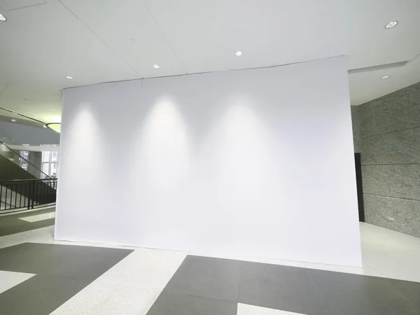 Κενό λευκό τοίχο — 图库照片