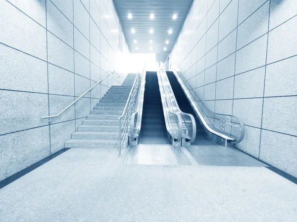 階段・ エスカレーター — ストック写真