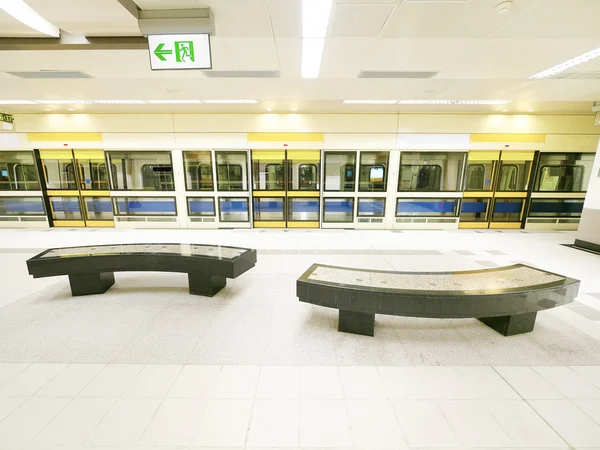Tunnelbana plattform — Stockfoto