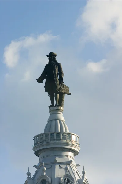Philadelphia - statue of William Penn on top of City Hall — Stock Photo, Image