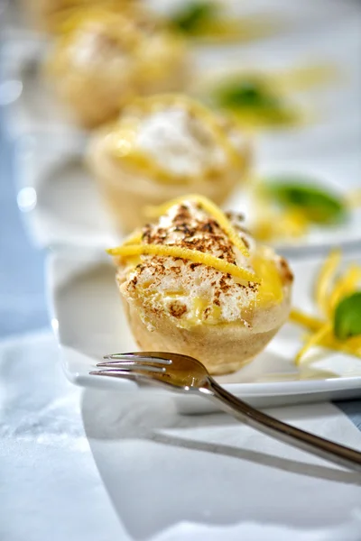 Crostata di meringa al limone — Foto Stock