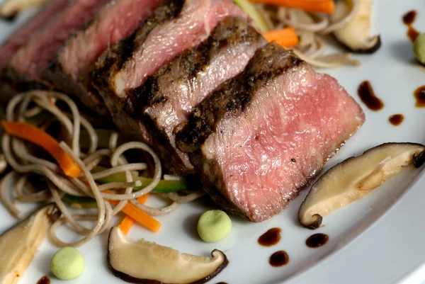 Seared japanese beef — Stock Photo, Image