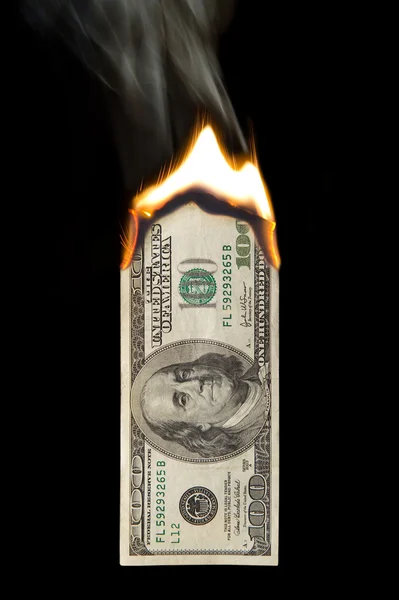 100 dolarowy banknot na ogień — Zdjęcie stockowe