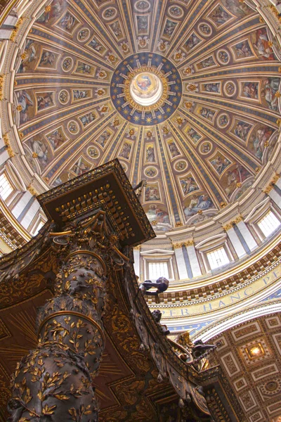 Cupola di San Pietro e Baldacchino (HDR) ) — Foto Stock