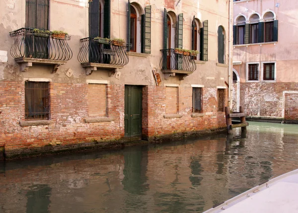 ヴェネツィアのバルコニー — ストック写真