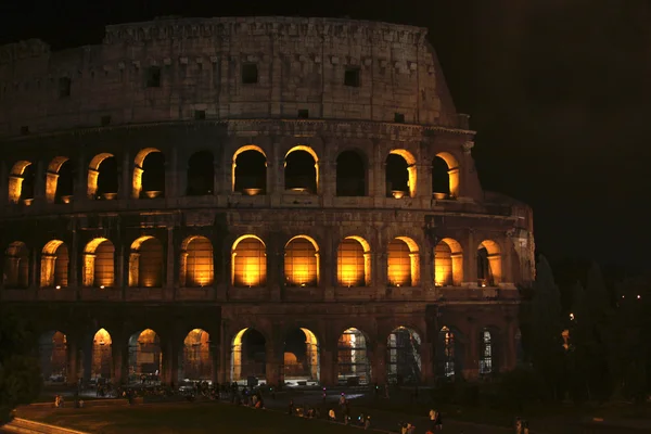 Colosseum, gece — Stok fotoğraf