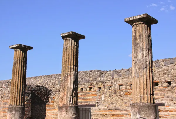 Três colunas em Pompeia — Fotografia de Stock
