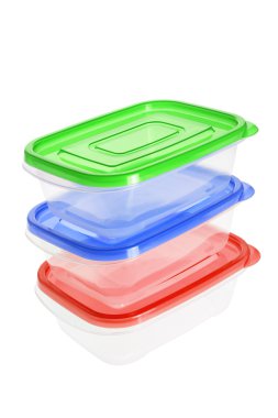 Plastik kaplar yığını
