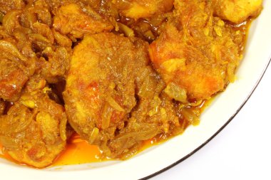 Baharatlı karides curry