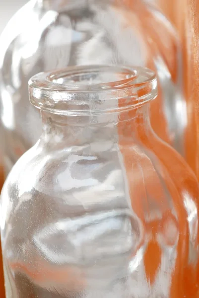 Dwie butelki szklane — Zdjęcie stockowe