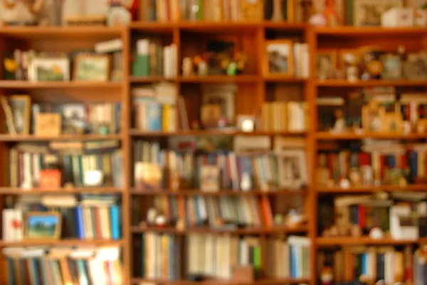 Книжкові полиці — стокове фото