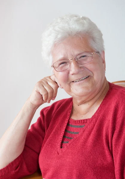 Lycklig gammal kvinna — Stockfoto