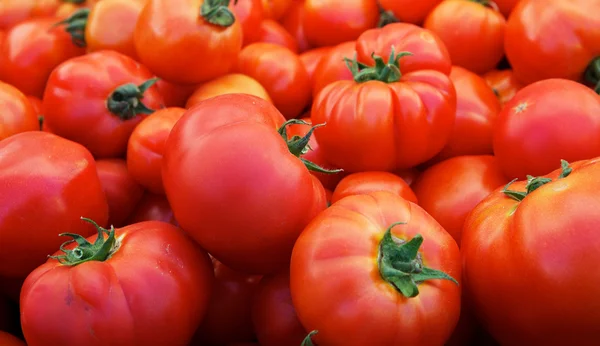 시장에 있는 토마토 — 스톡 사진