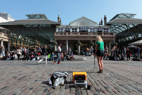 Street Performer en Covent Garden en Londres —  Fotos de Stock