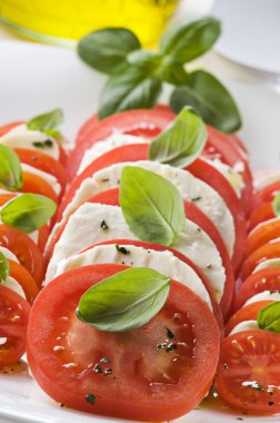 Caprese salatası