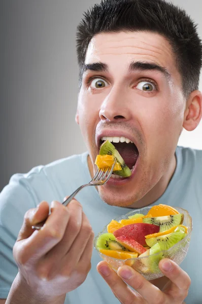 Eten van fruit — Stockfoto