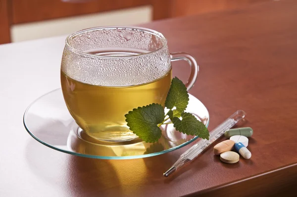 Tea and medical — Stock Photo, Image