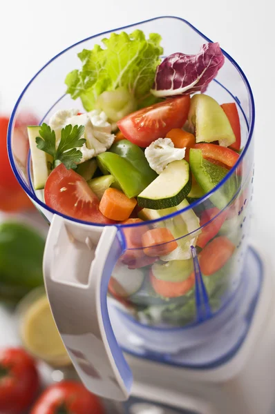 Vegetables in blender — Stock Photo, Image