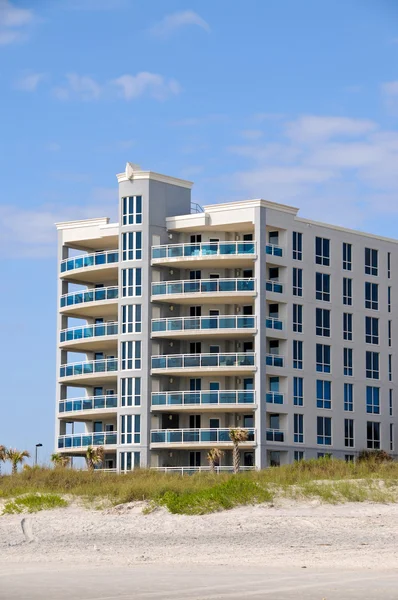 Nuevos condominios de playa — Foto de Stock