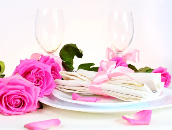 Arrangemang för romantisk middag i rosa — Stockfoto