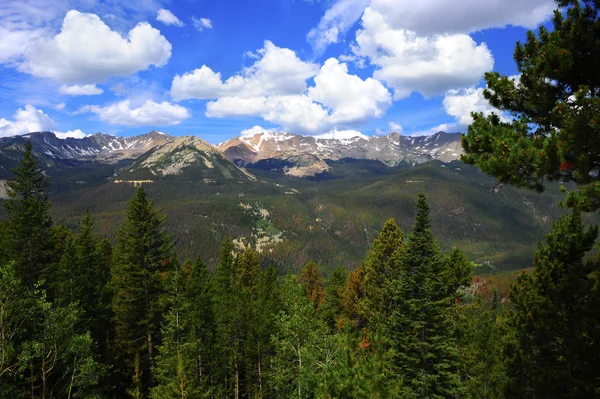Θέα στο βουνό σε βραχώδες βουνό εθνικό πάρκο — Φωτογραφία Αρχείου