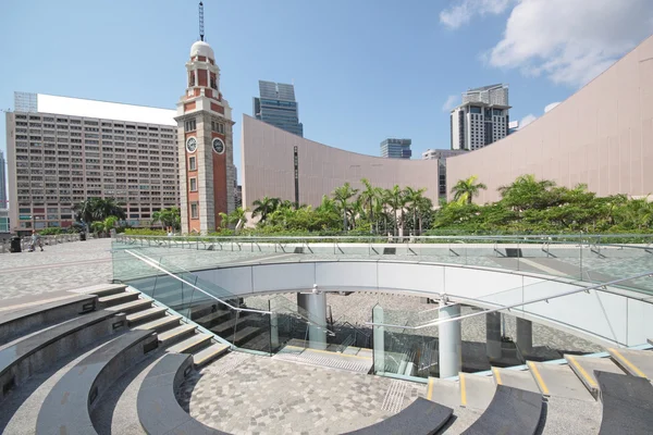 Structure architecturale du Centre culturel de Hong Kong sur blue sk — Photo