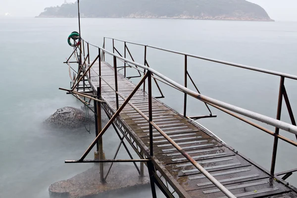 Hong kong schwimmschuppen im meer — Stockfoto