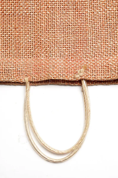 Сумочка из плетеного бамбука — стоковое фото