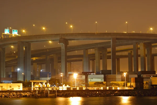 Terminale container e ponte tagliapietre a Hong Kong — Foto Stock