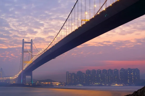 Brücke bei Sonnenuntergang, Tsing ma bridge — Stockfoto