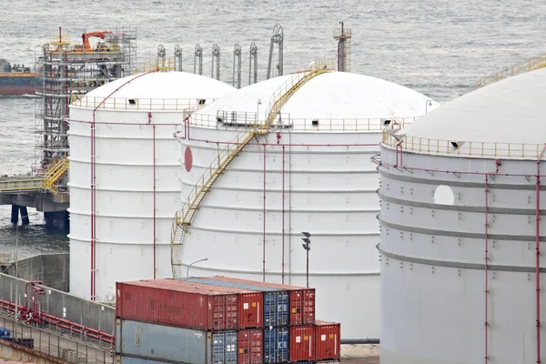 Gas container and bridge — Stock Photo, Image