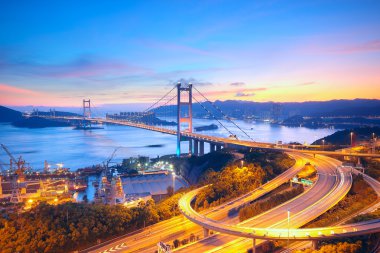 tsing ma bridge gün batımında