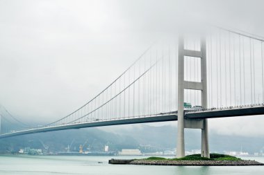 Tsing ma bridge sis içinde