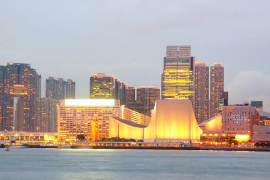 gün batımı şu anda Hong kong Limanı