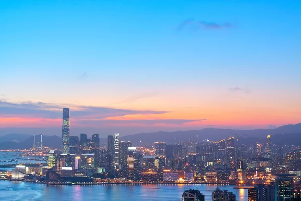 Zachód słońca w hong kong city — Zdjęcie stockowe