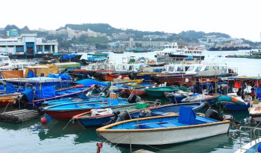 balıkçılık ve tekne evi cheung chau Limanı'na demir attı. Hong ko