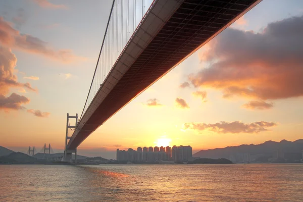 Puesta del sol del puente de Tsing ma, Hong Kong — Foto de Stock