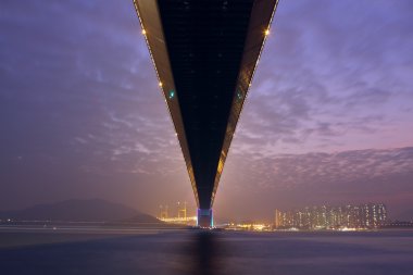 Gün batımında köprü, Tsing ma bridge